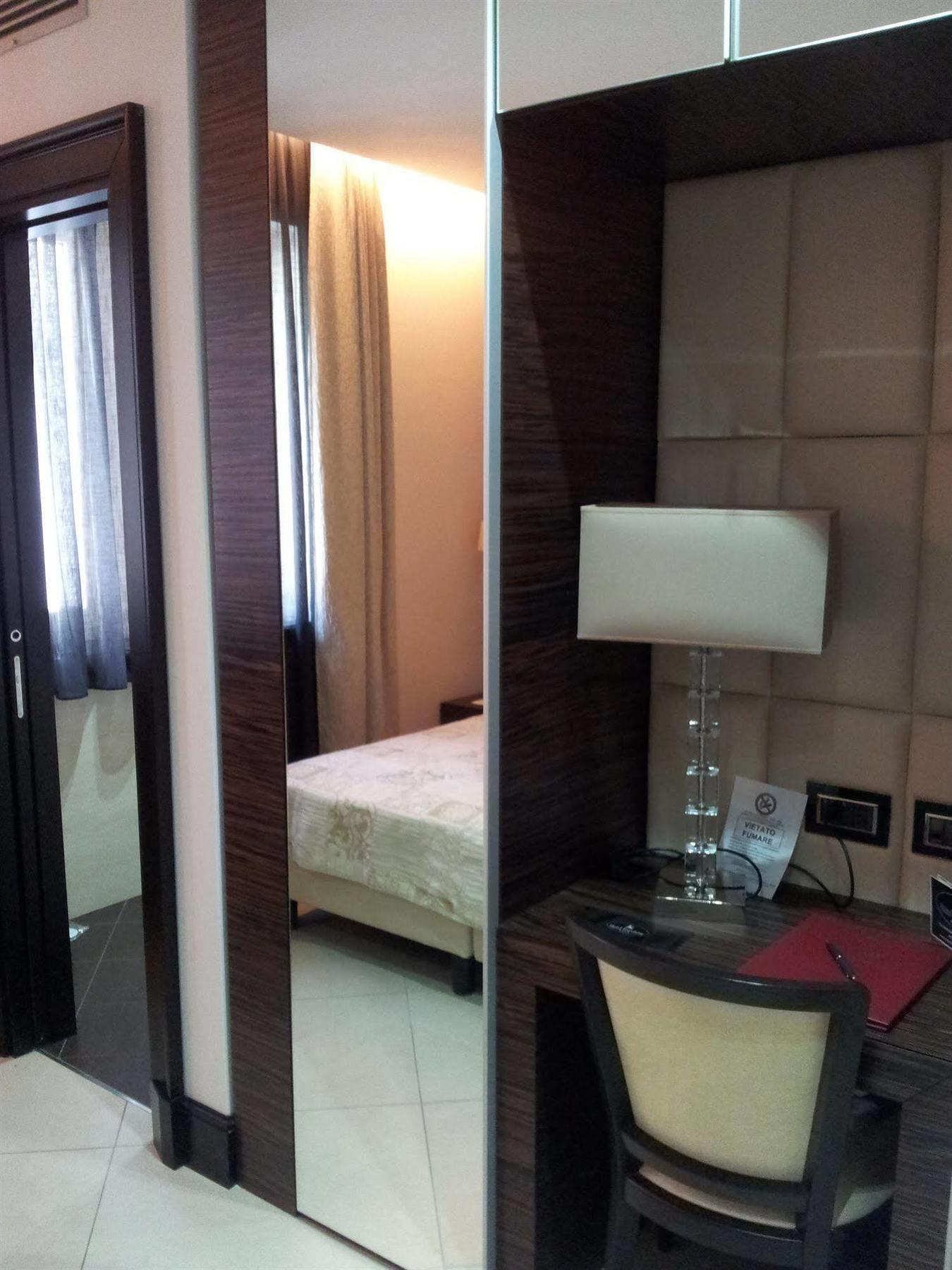 Hotel Excelsior Ла Мадалена Екстериор снимка