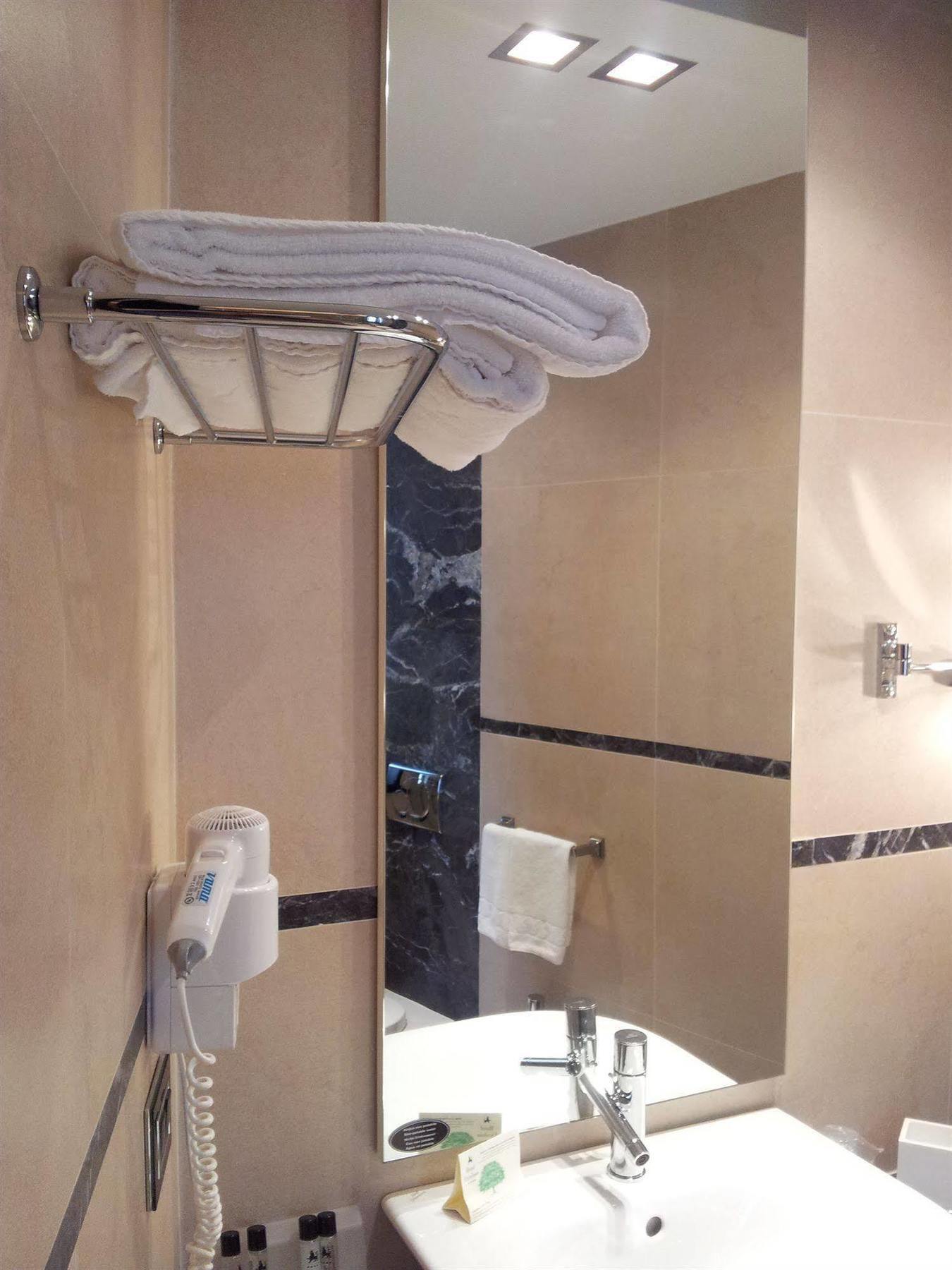 Hotel Excelsior Ла Мадалена Екстериор снимка