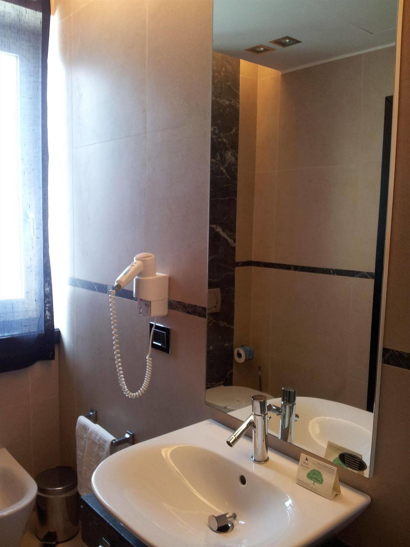 Hotel Excelsior Ла Мадалена Екстериор снимка